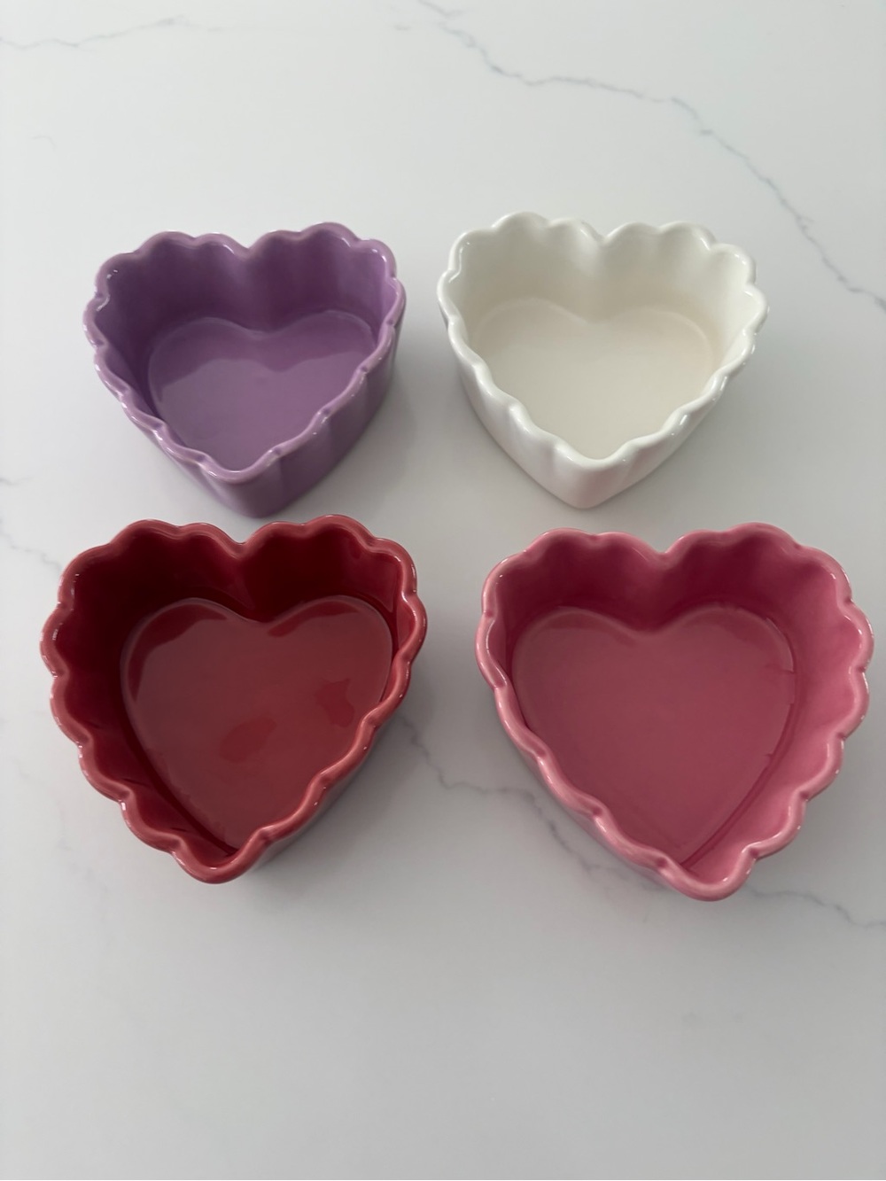 Williams Sonoma Set of 4 Scalloped Heart Dessert Bowls Ramekins New not used.